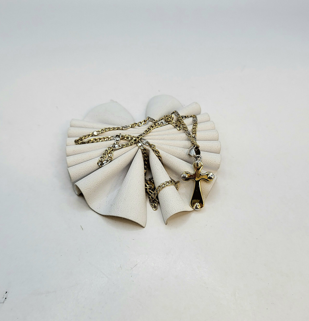 Collana e ciondolo oro