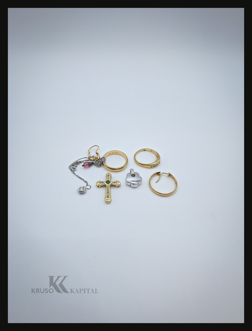 Vari oggetti oro diamante pietre 