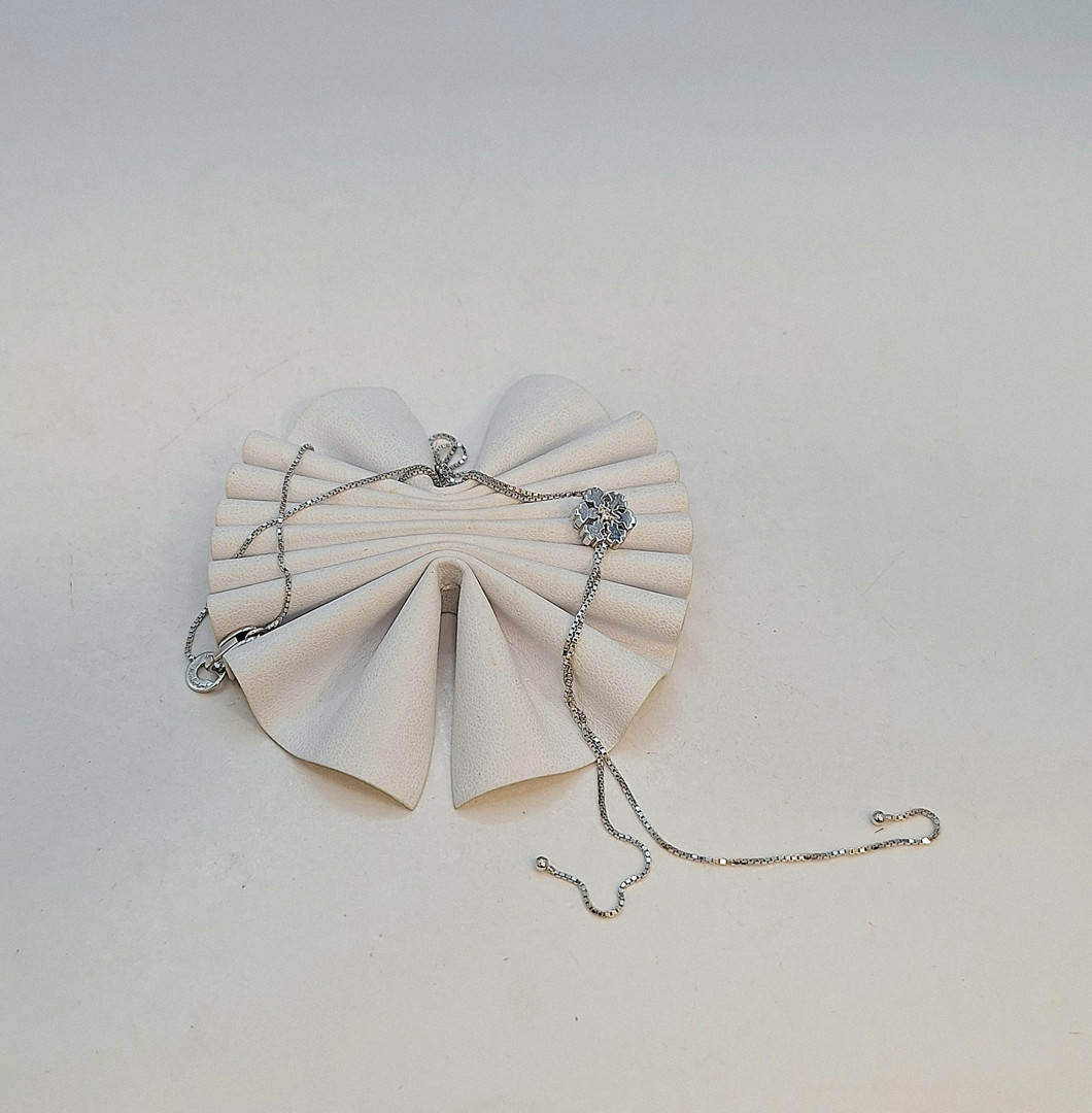 Collana a firma Salvini oro diamantini