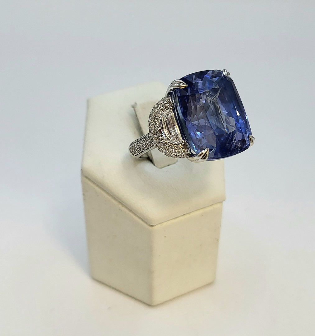 Anello oro brillanti zaffiro (certificato Gubelin)