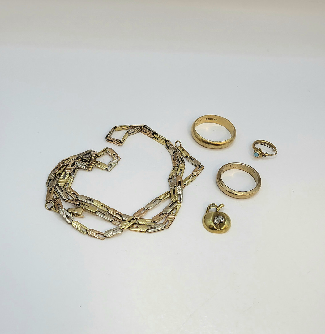 Vari oggetti oro pietre