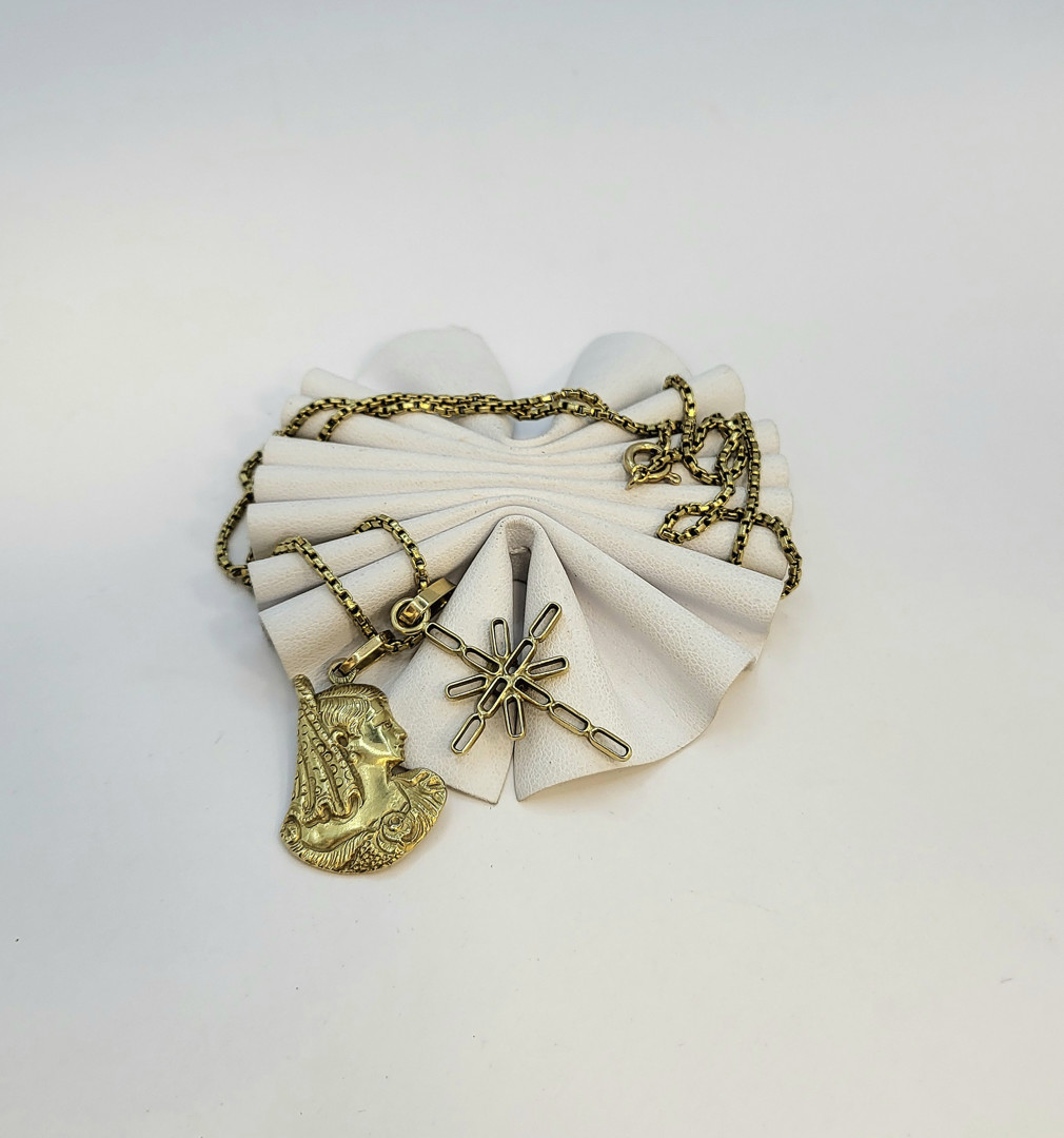 Collana e due ciondoli oro 