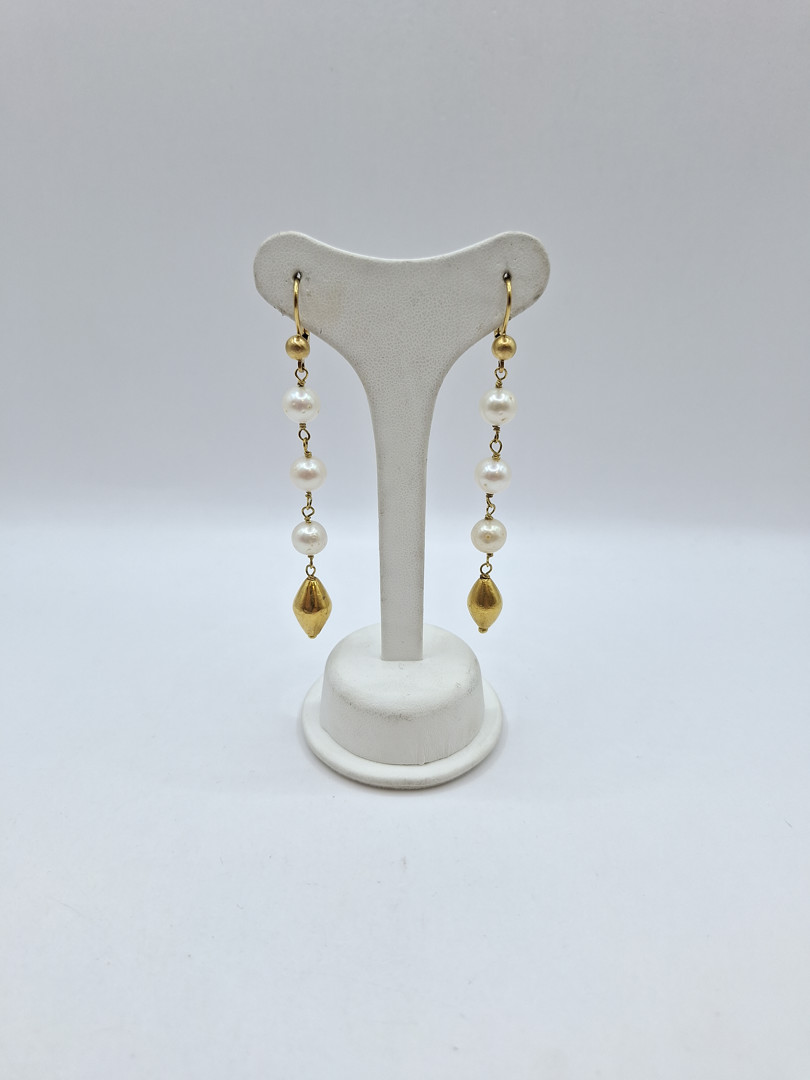 Paio orecchini oro perle