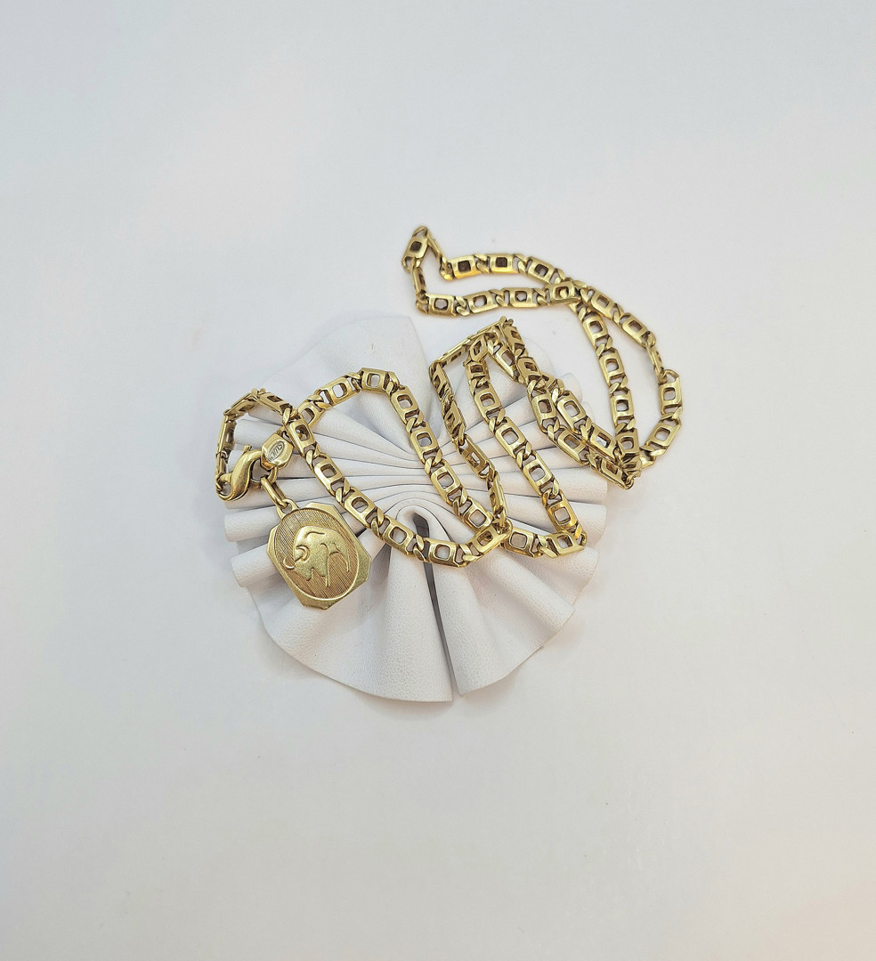 Collana e ciondolo oro