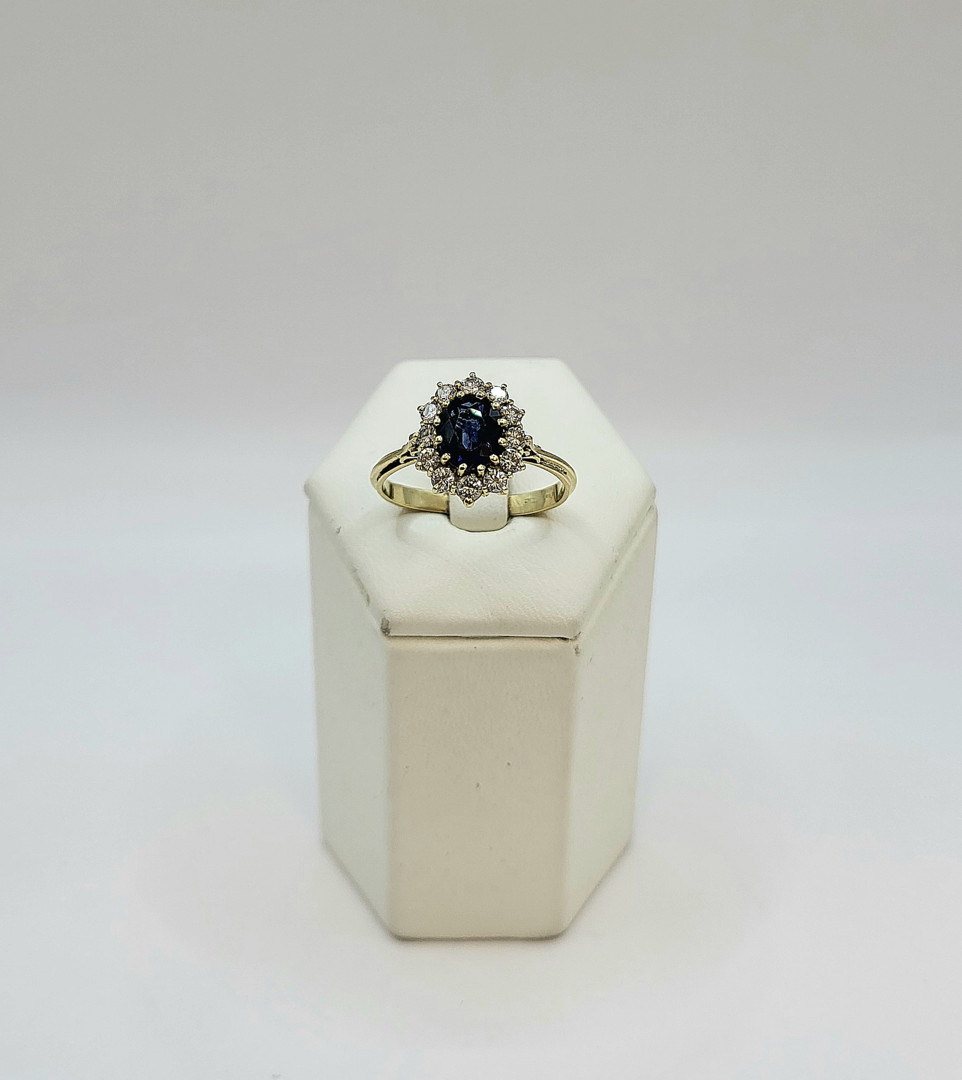 Anello oro pietra diamanti