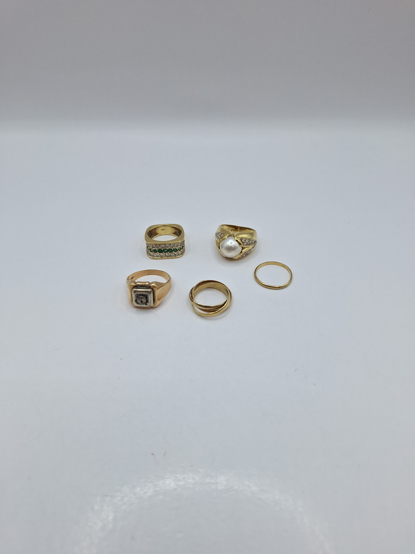 Cinque anelli oro pietre perla diamantini
