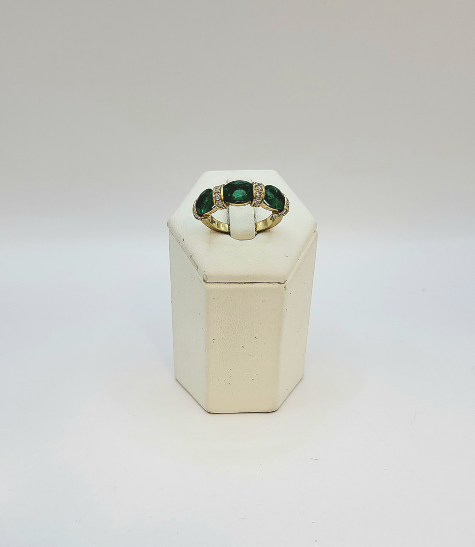 Anello oro diamanti pietre
