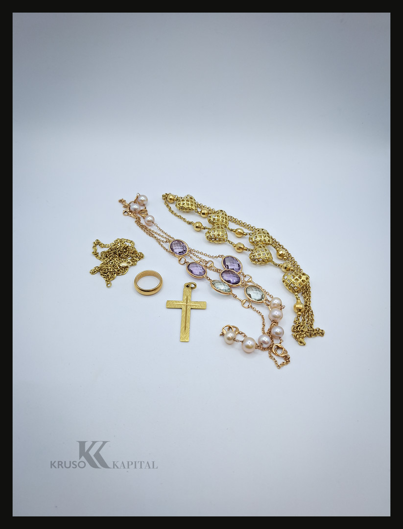 Tre collane ciondolo anello oro pietre perle