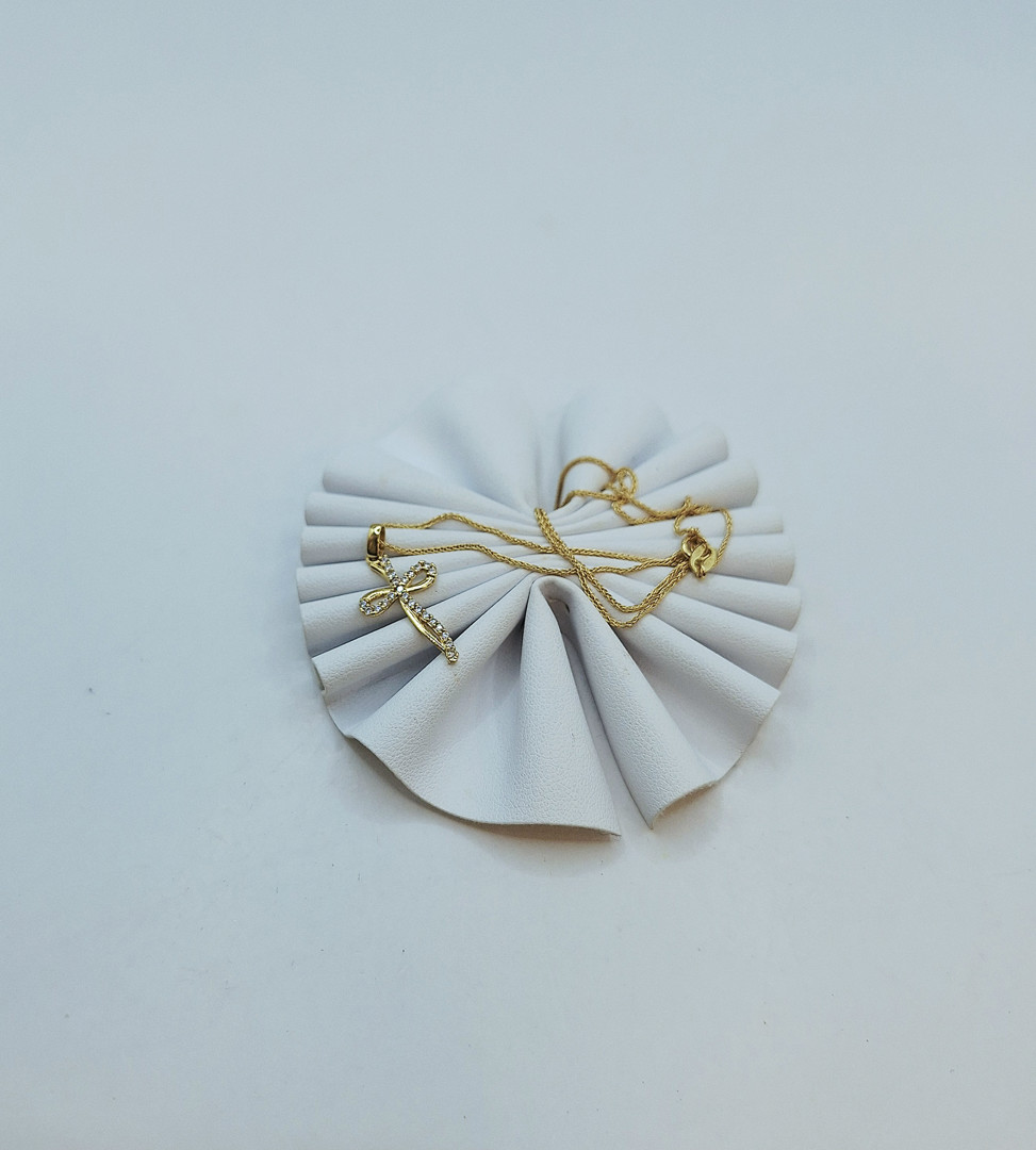 Collana e ciondolo oro pietre