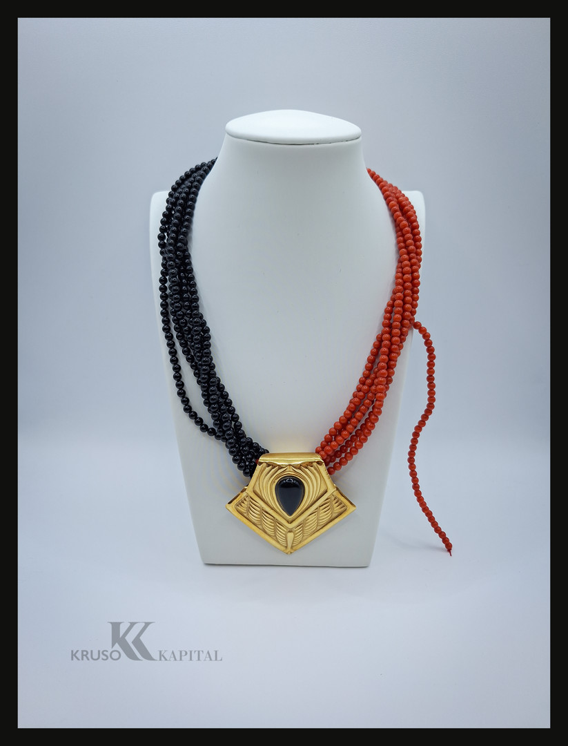 Collana oro corallo pietre