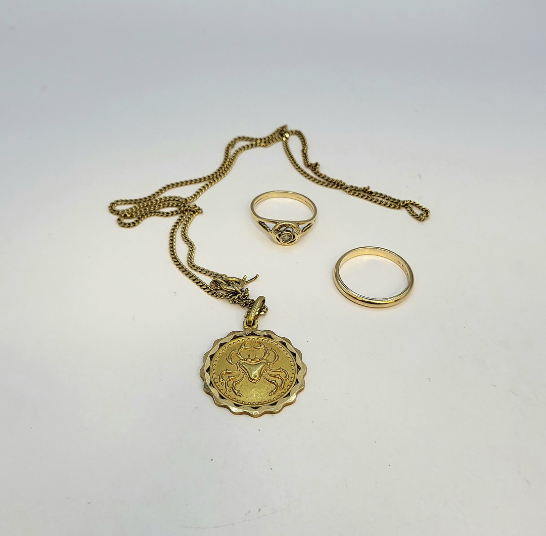 Catena ciondolo e due anelli oro pietra 