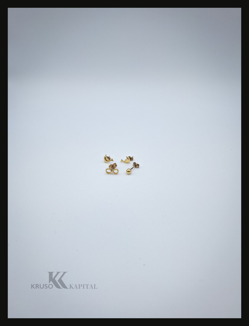 Quattro orecchini oro