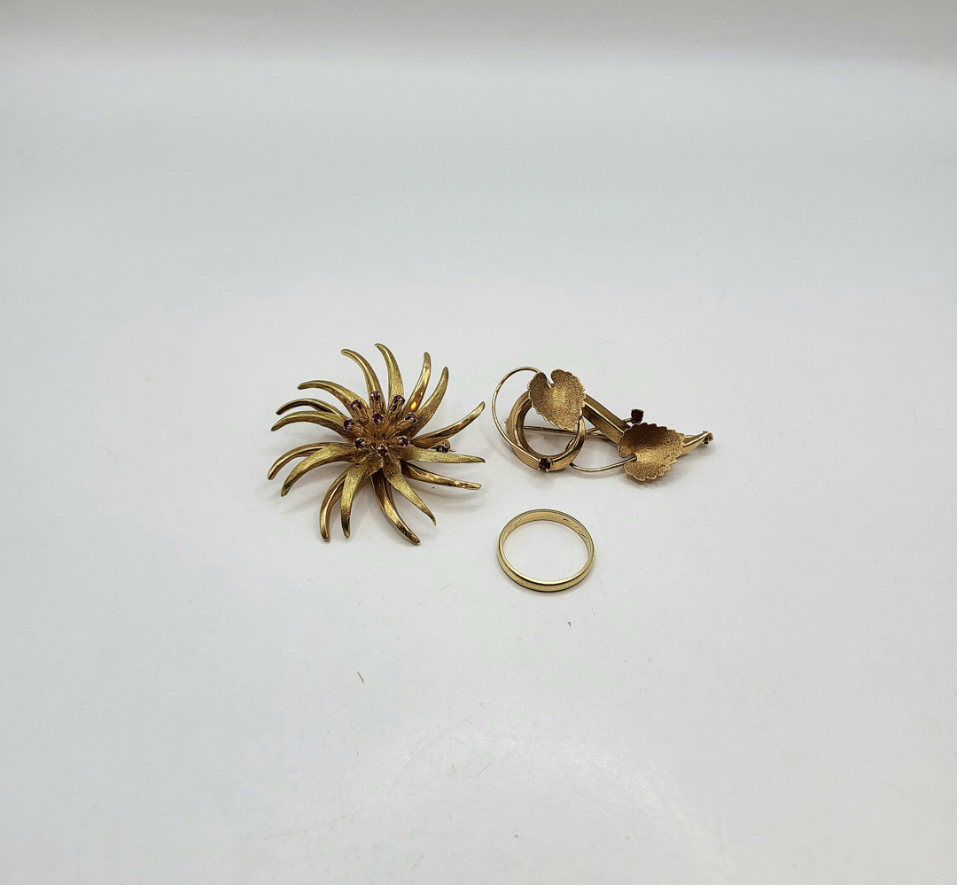 Due spille e anello oro pietre