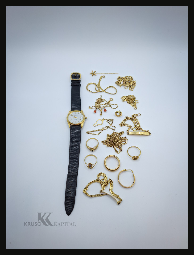 Vari oggetti in oro pietre corallo diamantini