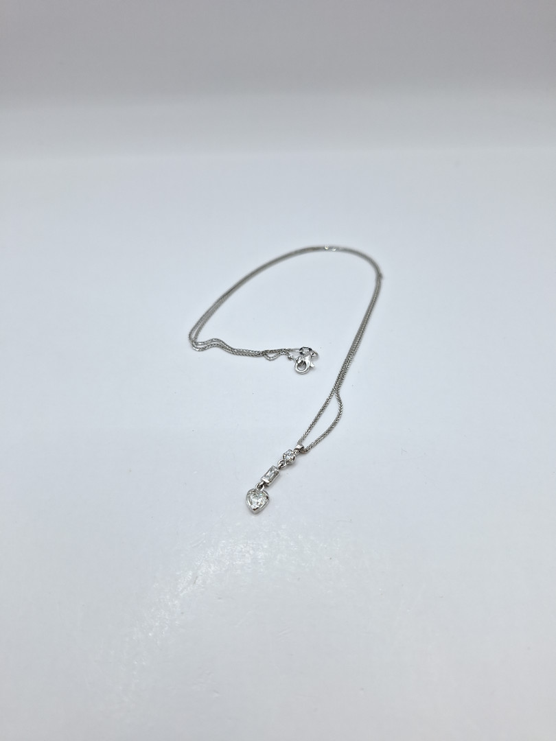 Catenina e ciondolo in oro diamanti