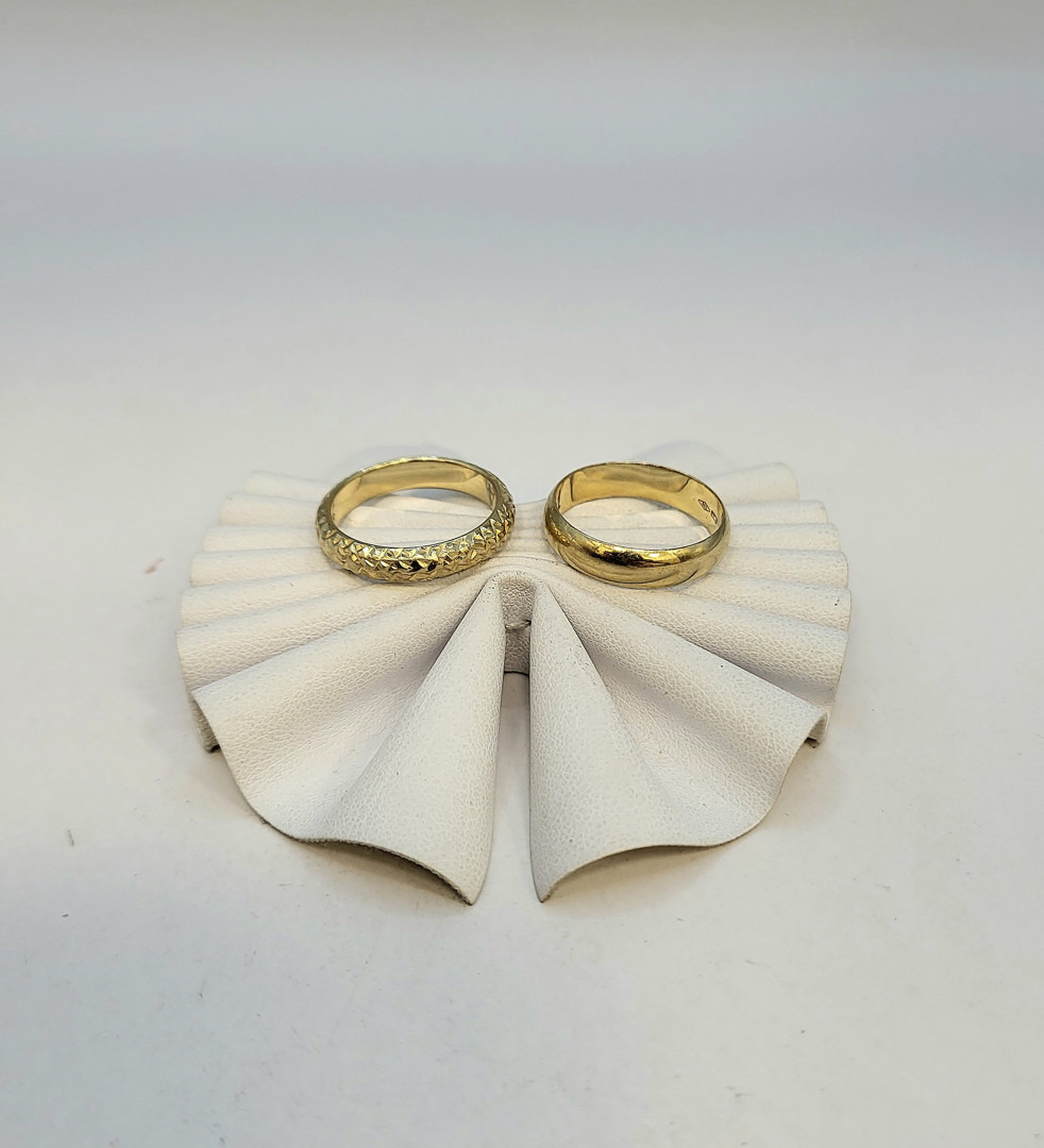 Due anelli oro