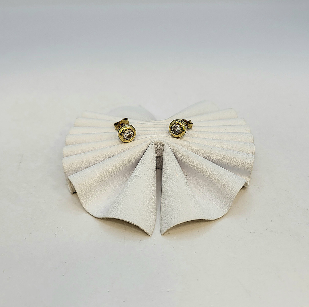 Paio orecchini oro diamanti