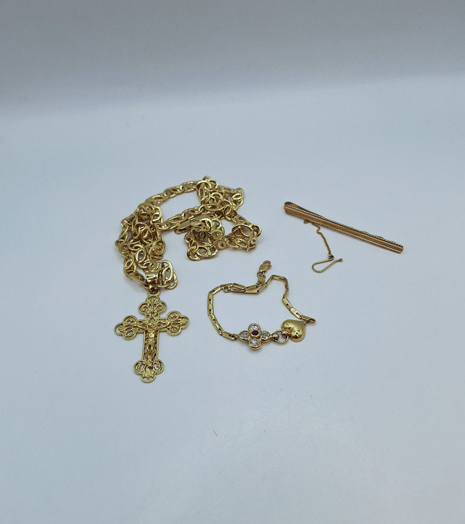 Vari oggetti oro pietre 