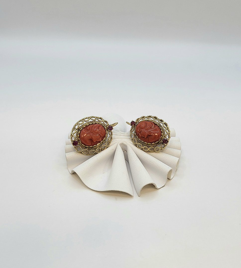 Paio orecchini oro pietre coralli