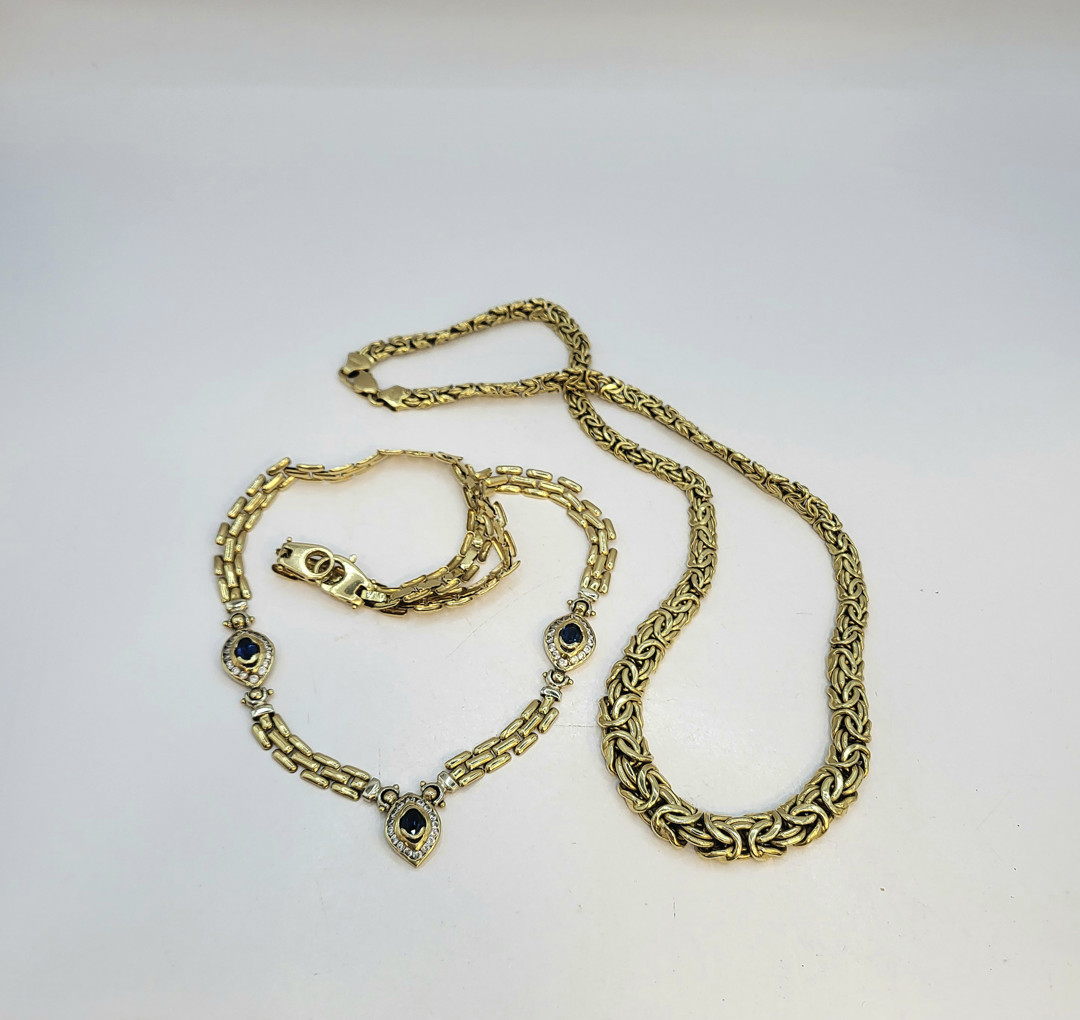 Due collane oro pietre