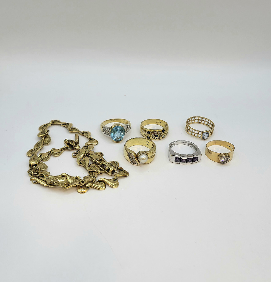 Sei anelli e collana oro pietre perla