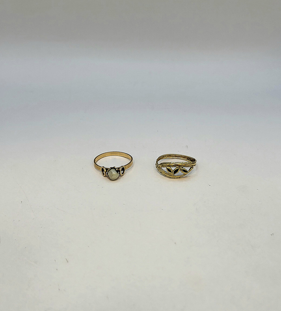 Due anelli oro pietre perla