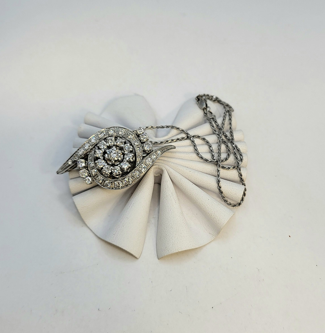 Collana e spilla oro diamanti