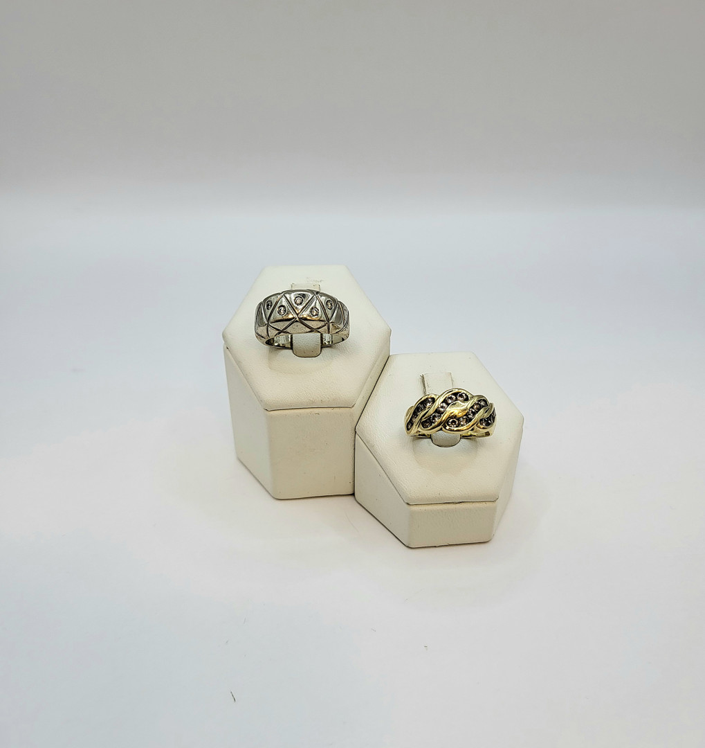 Due anelli oro pietre