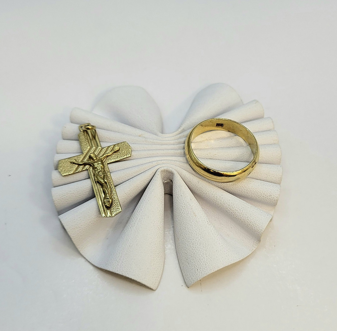 Anello e croce oro