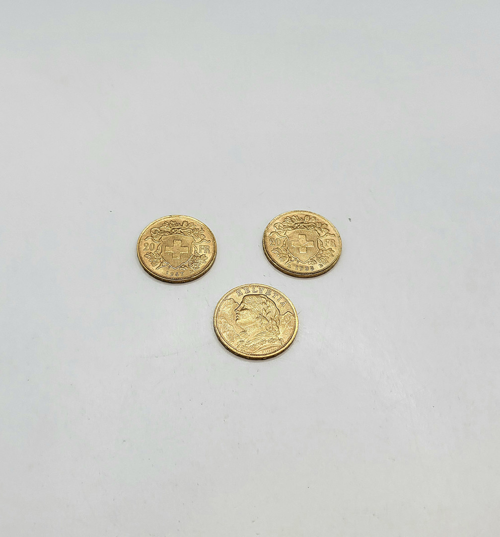 Tre pezzi oro monetato