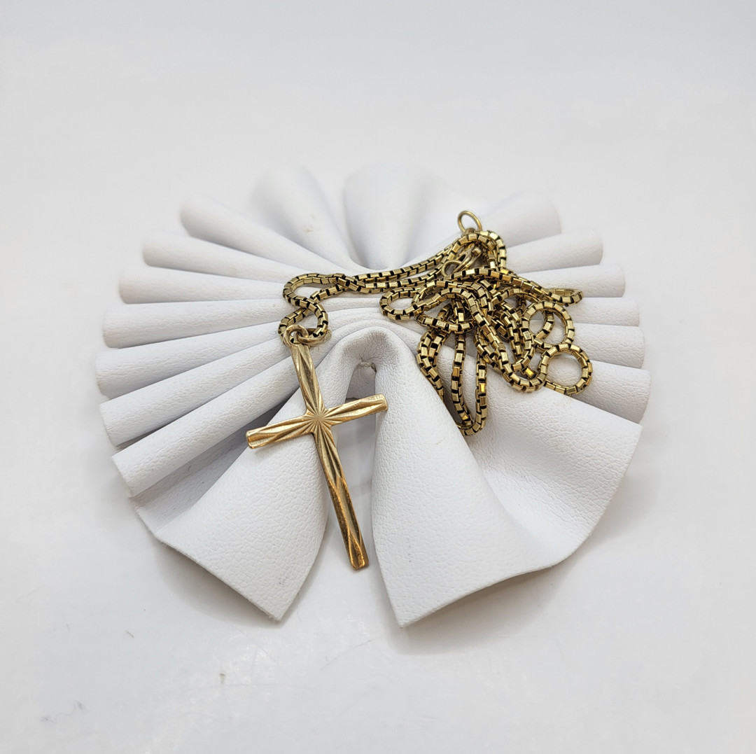 Collana e ciondolo oro