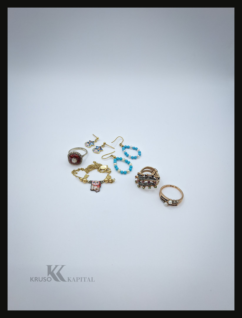 Vari oggetti in oro pietre diamante diamantini perline 
