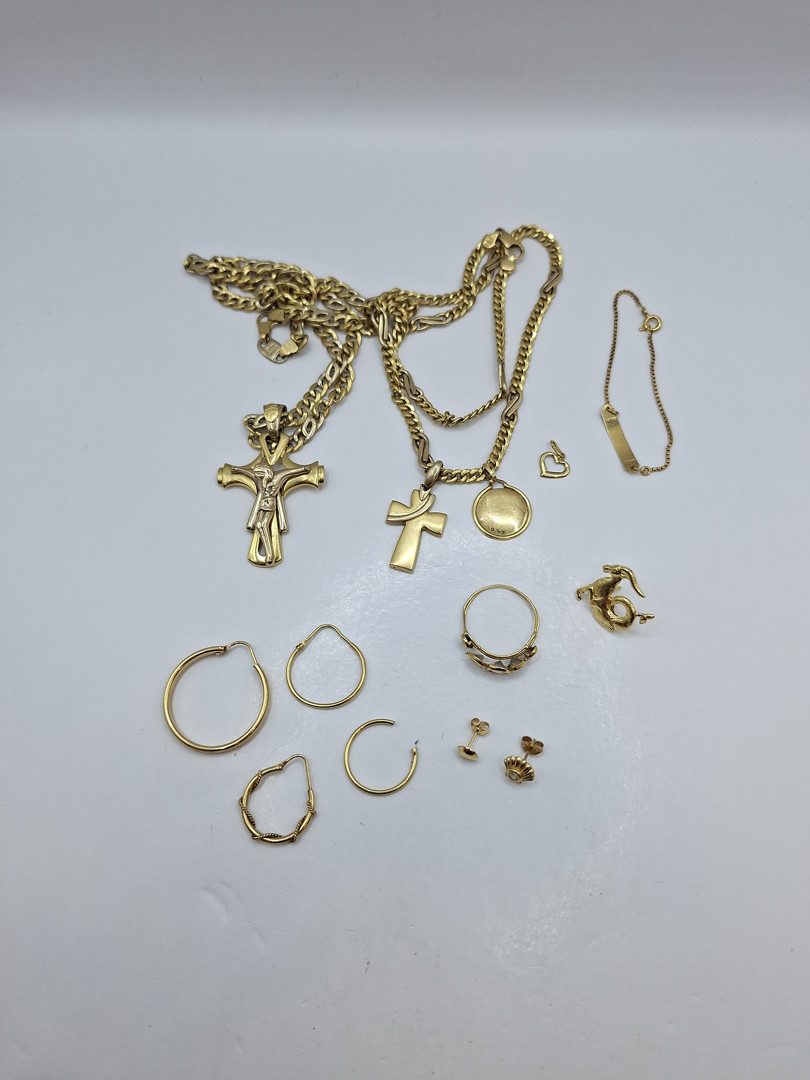 Vari oggetti in oro pietre 