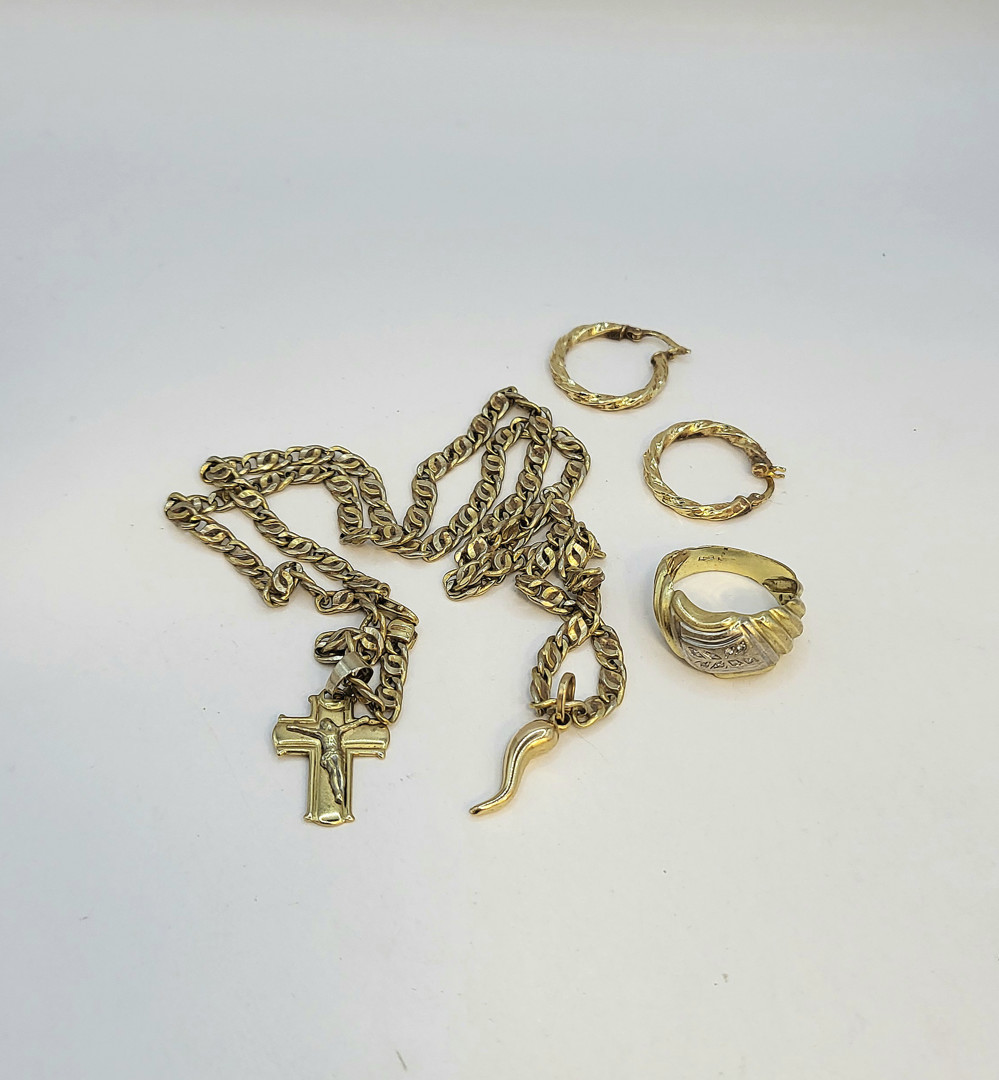 Vari oggetti oro diamantini