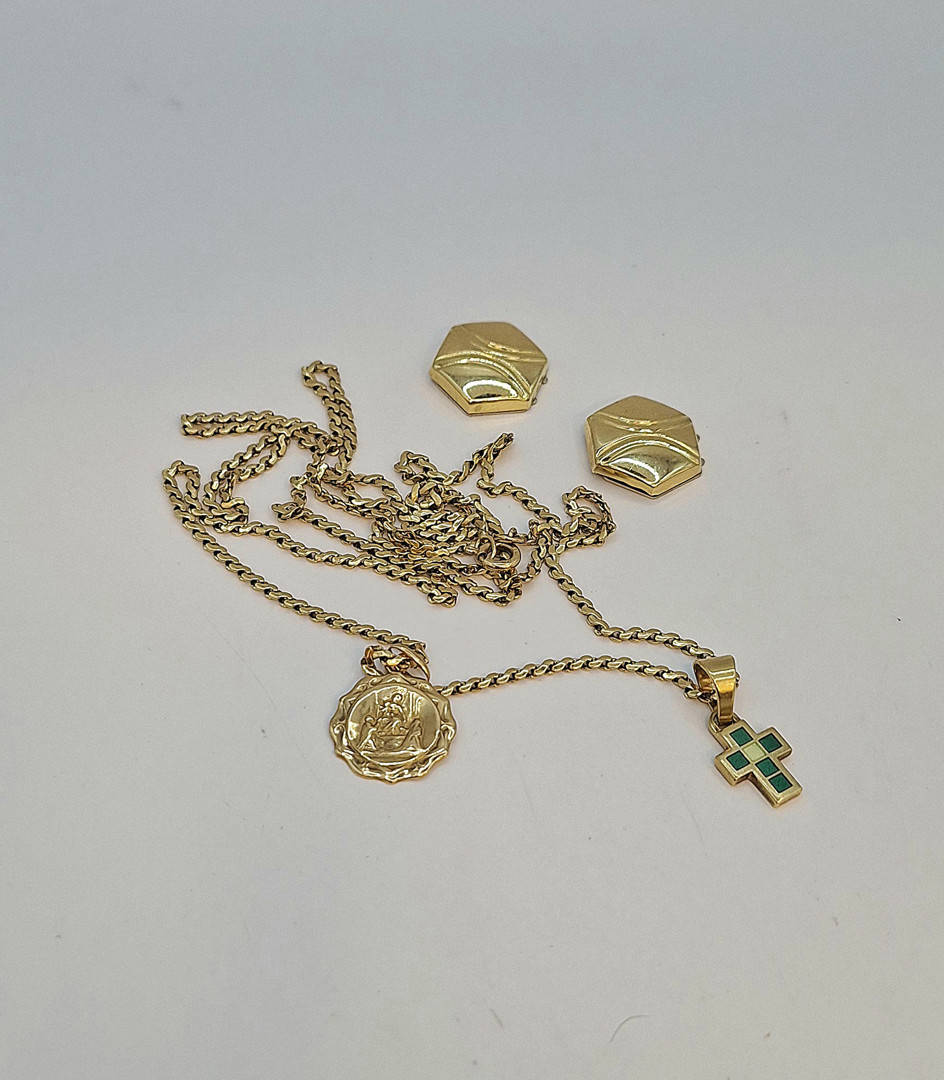 Vari oggetti oro smalti 