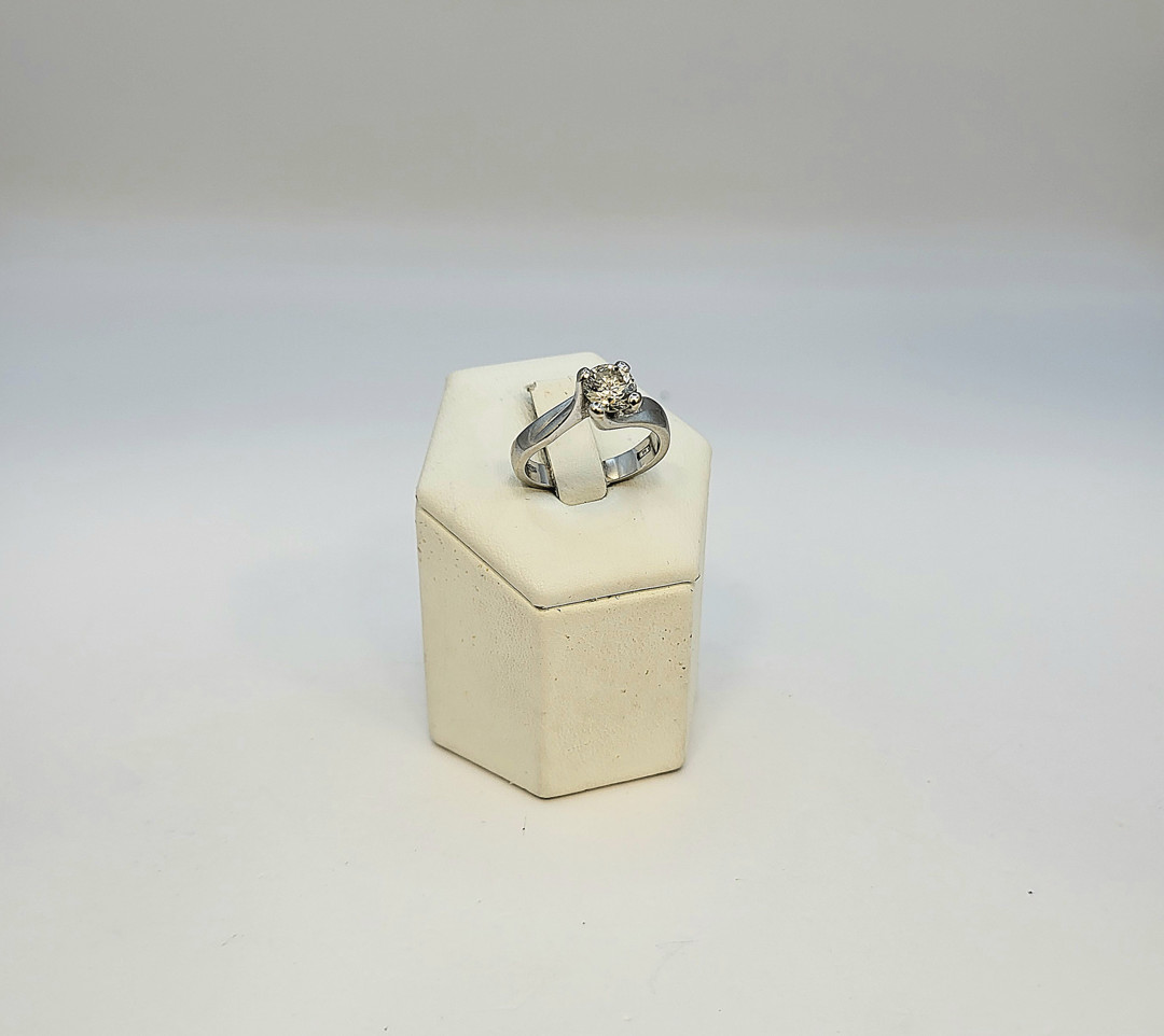 Anello oro diamante