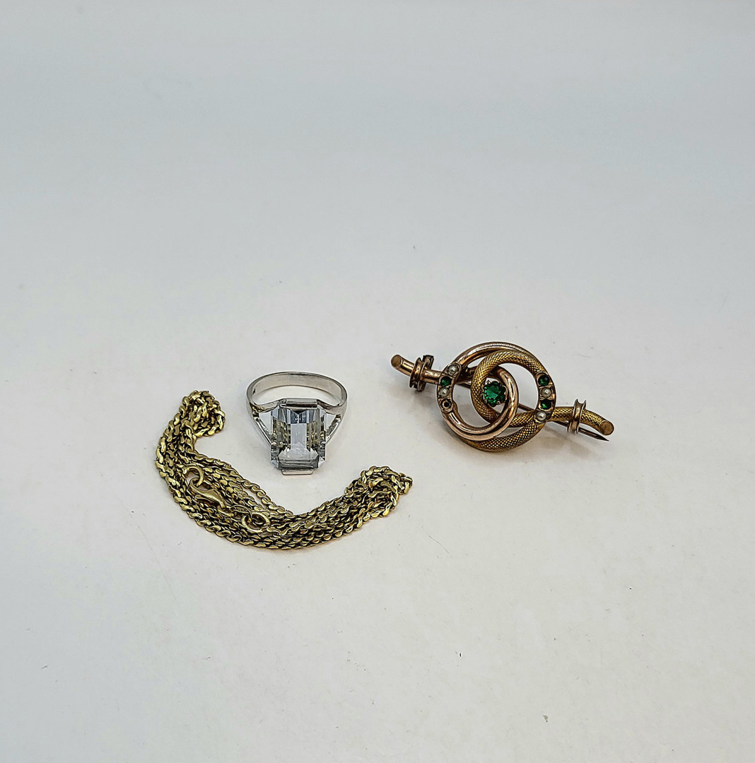 Vari oggetti oro pietre perline 