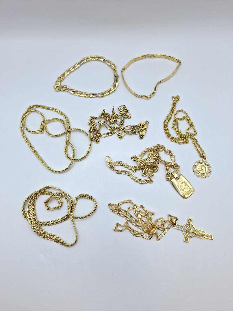 Vari oggetti in oro 