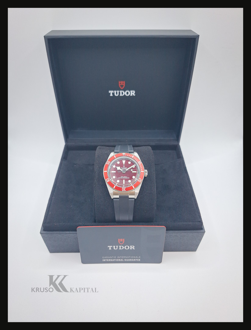 Orologio acciaio Tudor Black Bay scatola e garanzia a corredo