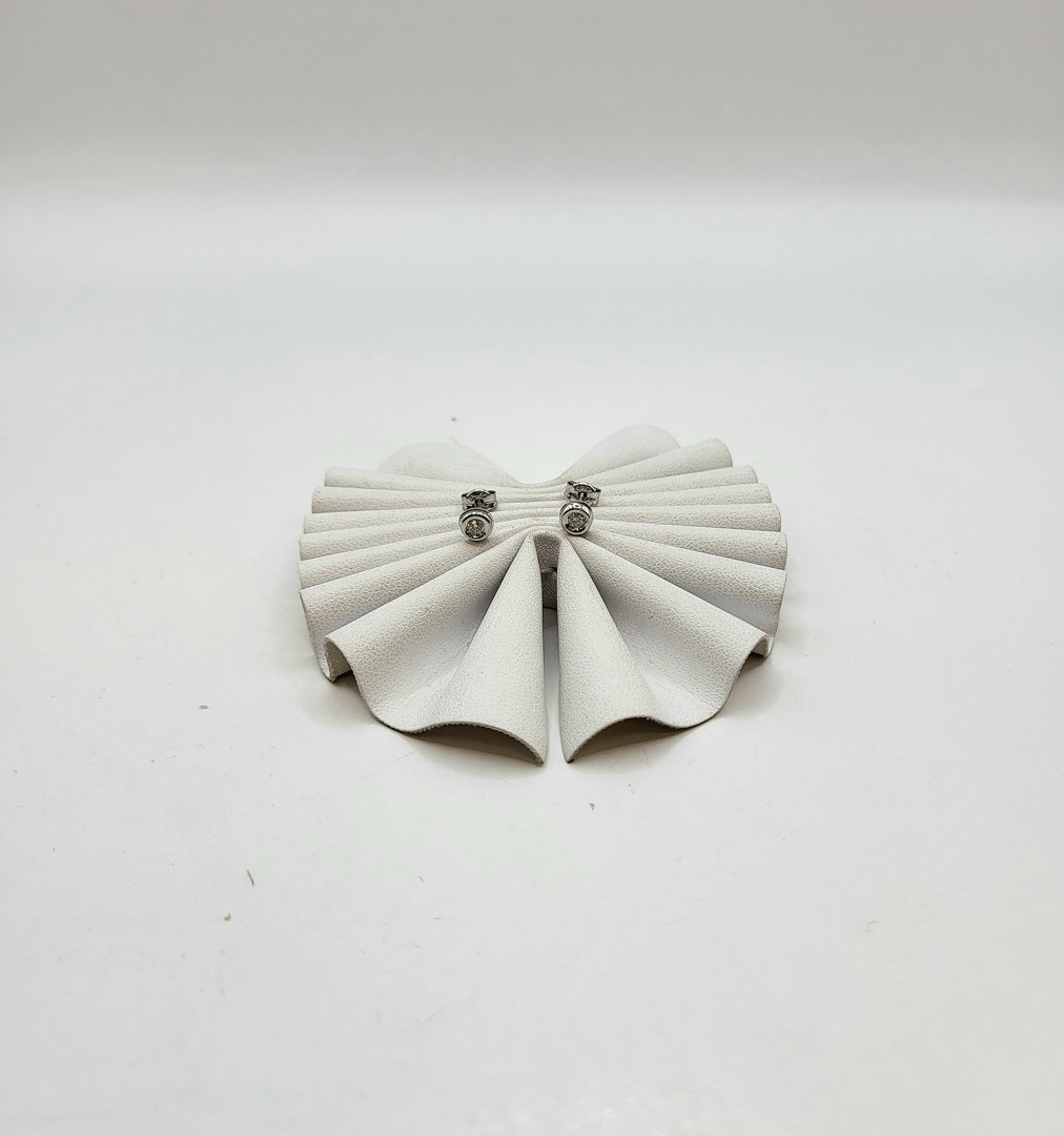 Paio orecchini oro diamanti