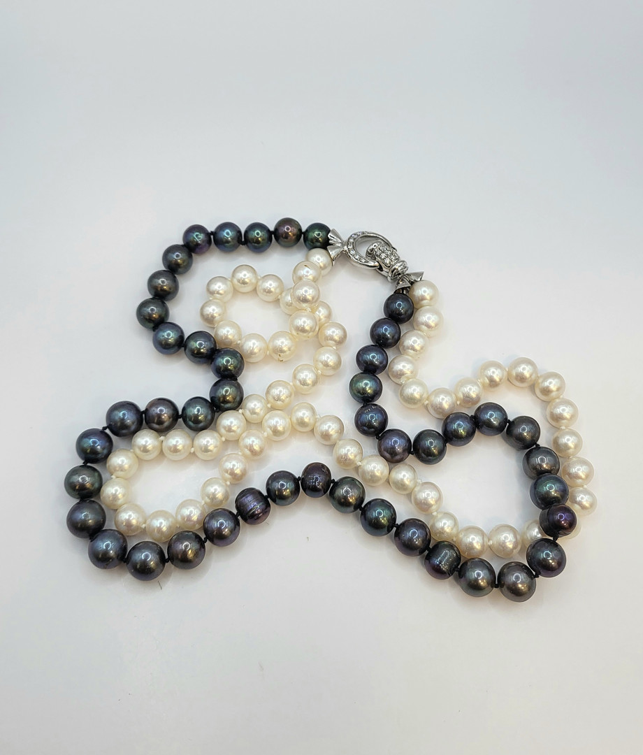 Collana perle con chiusura oro e diamanti