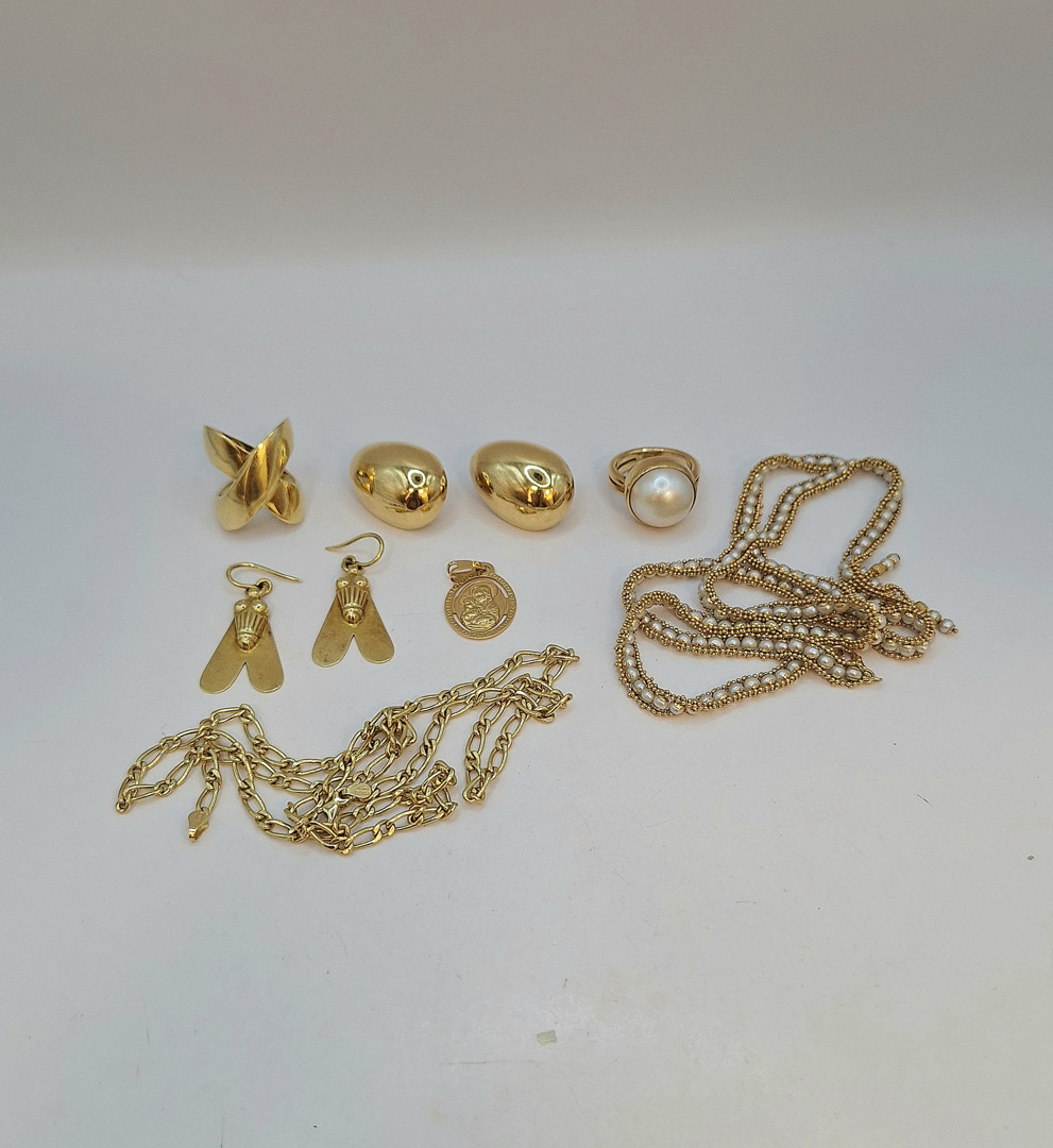 Vari oggetti in oro perle 