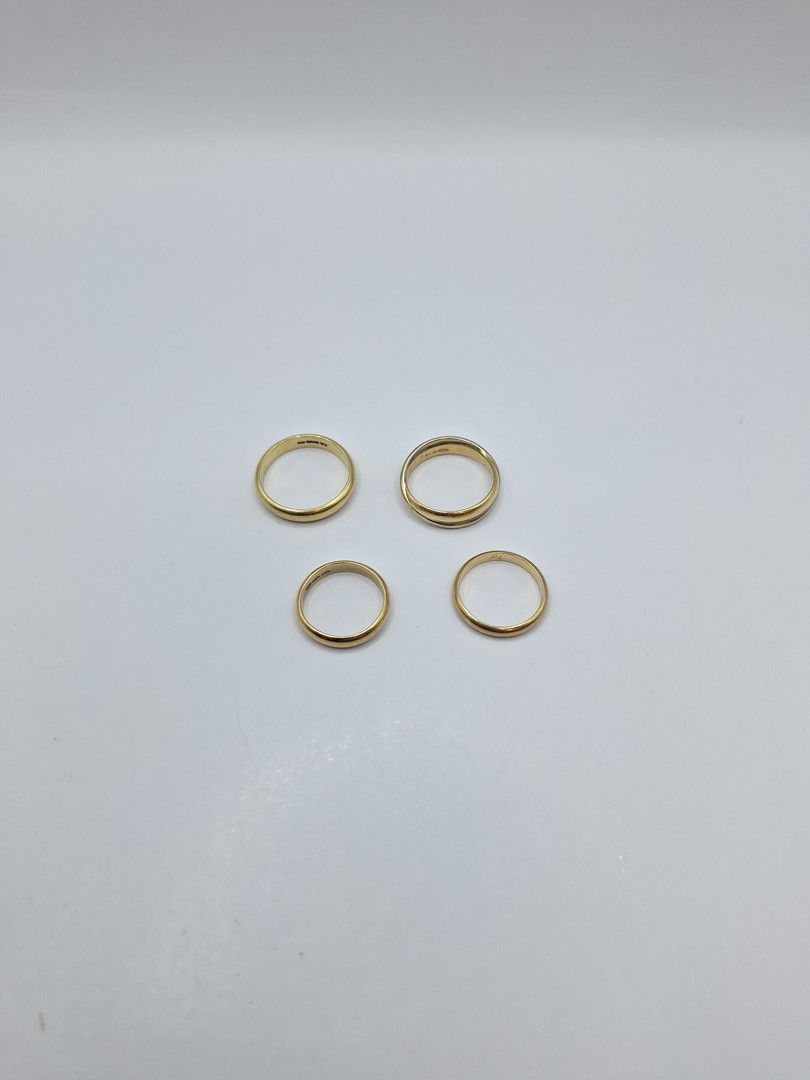 Quattro anelli in oro 