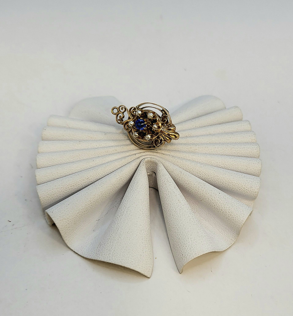 Orecchino oro pietra perline 