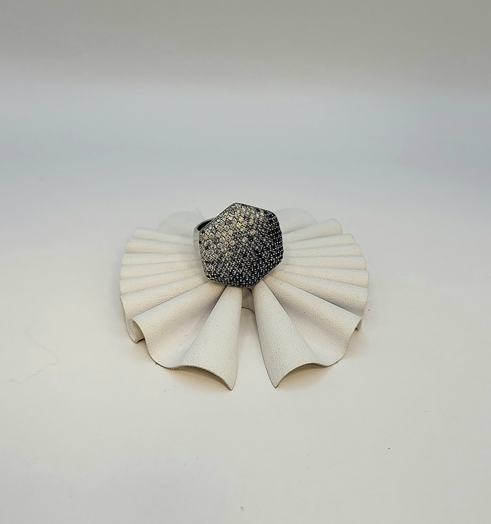 Anello oro pietre diamantini