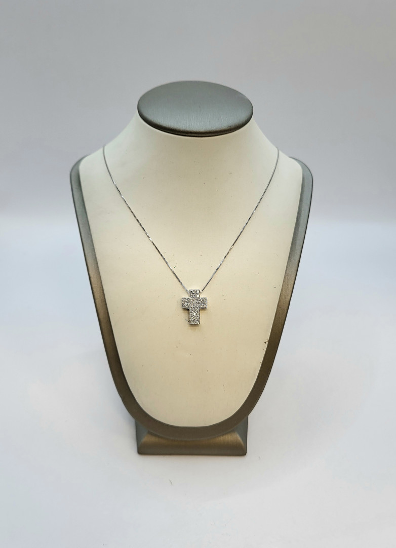 Catenina e ciondolo oro diamantini