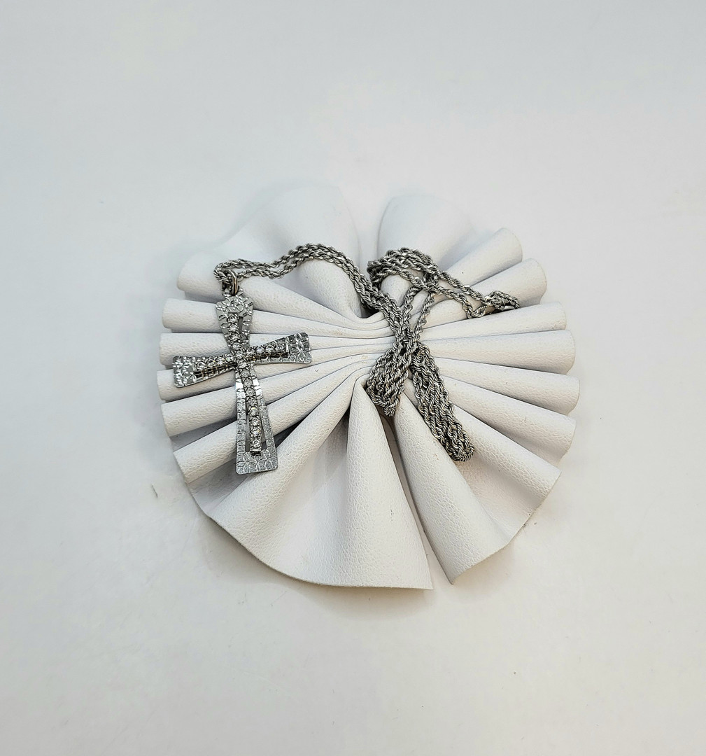 Collana e ciondolo oro pietre