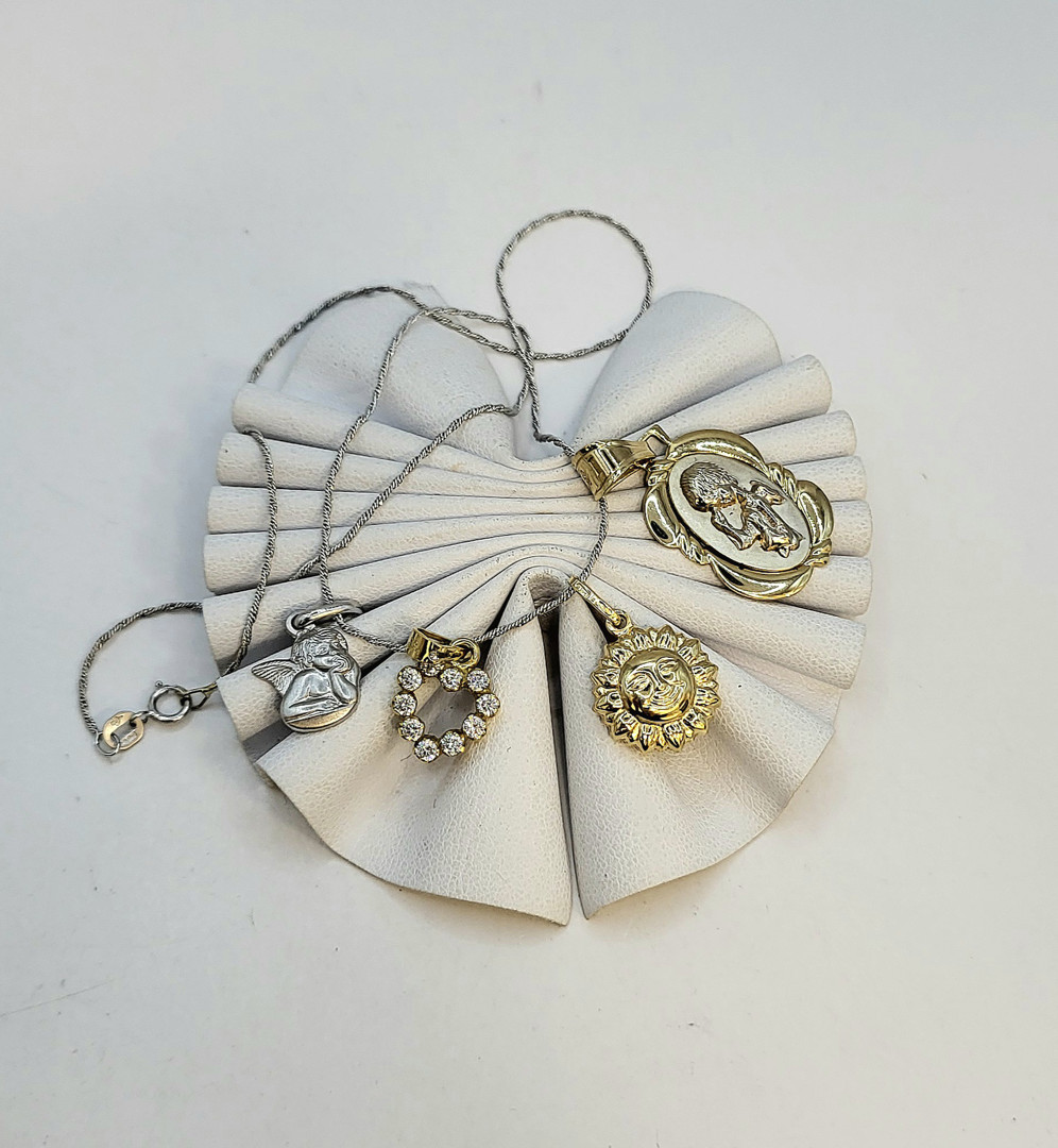 Collana e quattro ciondoli oro pietre 