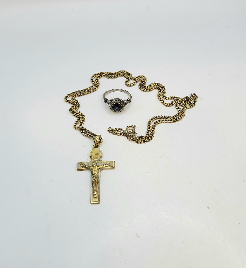 Vari oggetti oro pietra diamantini