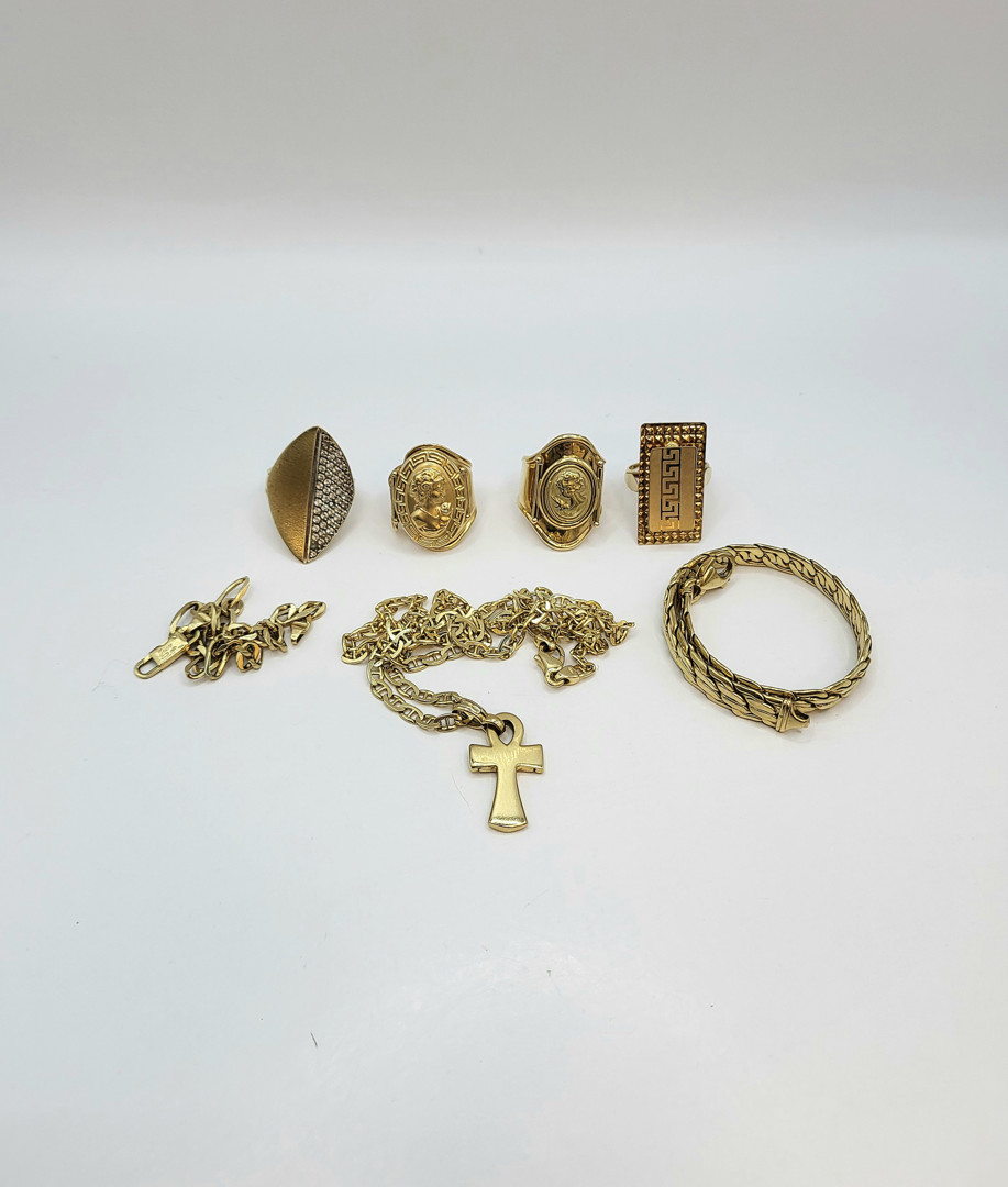 Vari oggetti oro pietre 